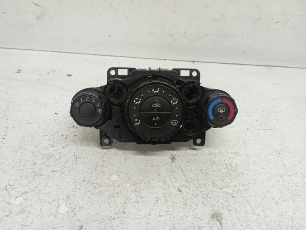 BOUTON DE CHAUFFAGE FORD FIESTA 2008+ - Vue 1